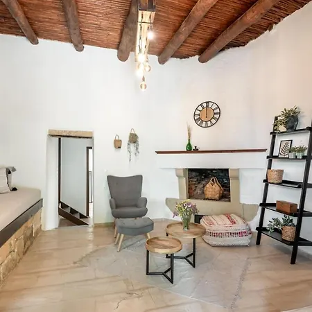 Villa Joel Living Collection - Rustic Aptera